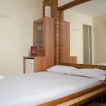Hotel Hostal (Adults Only)